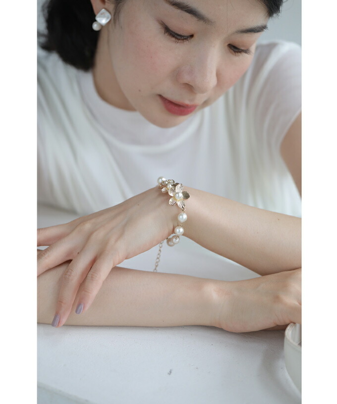 手元を優雅に魅せる花咲くパールブレスレット : CAWAII - 通販 - Yahoo