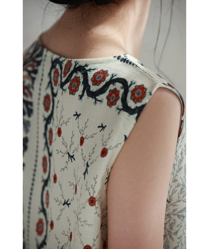 SからL対応 さらりと涼やかなスカーフ柄チュニック : wkj00093  