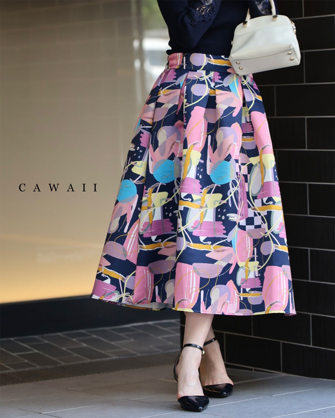 SからL対応 紺 アーティスティックな世界観広がるタックミディアム