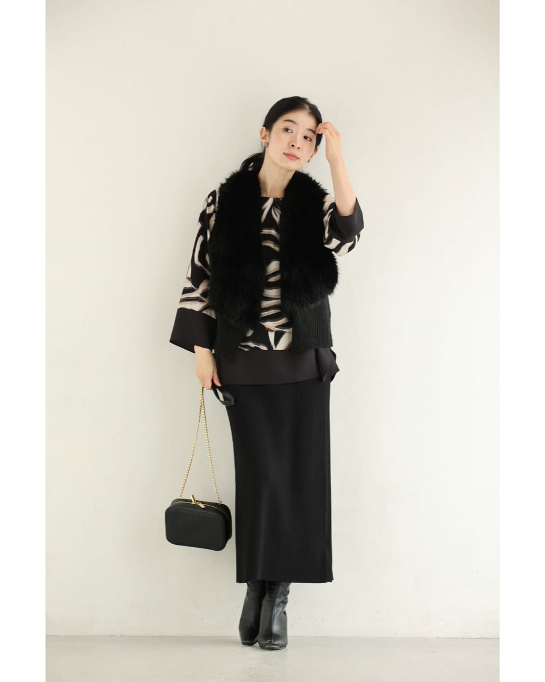 Sから2L対応 流れゆくアート柄のモードブラウストップス : CAWAII