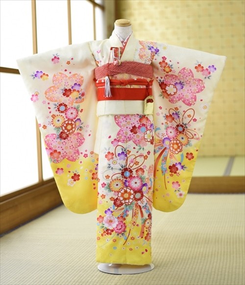 七五三 女の子 着物 レンタル 7歳 クリーム黄ぼかし花ぼんぼり《身長