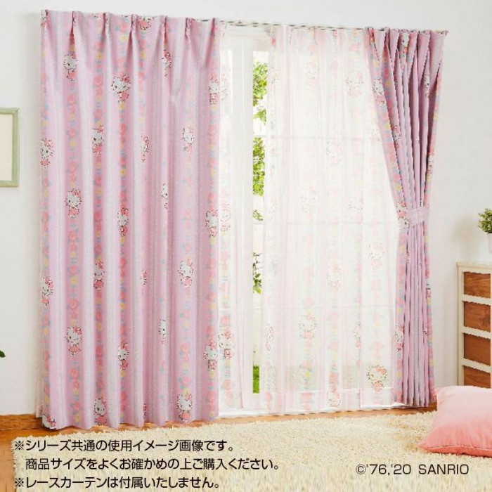 ピンク地のかわいいキティちゃん柄カーテン