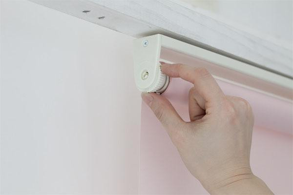 生地の巻き取りスピードをダイヤルで調整可能