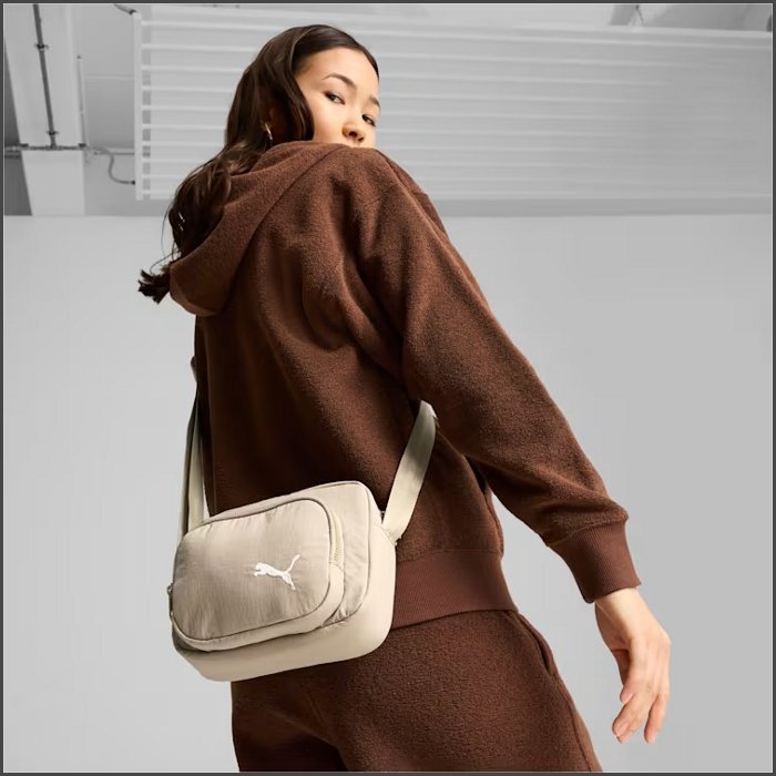 爆買 プーマ レディース バッグ 女性 サコッシュ ボディバッグ ショルダーバッグ 小さい 3L ミニ ファッション カジュアル PUMA 090284 | PUMA | 01