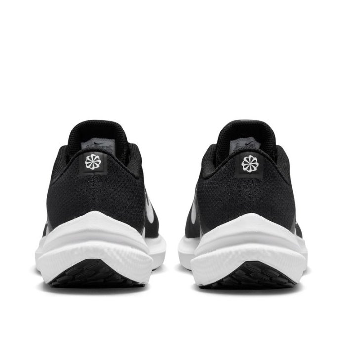 NIKE（ナイキ） 爆買 メンズ ランニングシューズ エア ウィンフロー 10