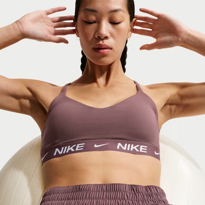 新品 NIKE ナイキ トレーニングウェア スポブラ トレーニングブラ ベージュ 適切なスポーツブラを選ぶには.オンラインストア (通販サイト)