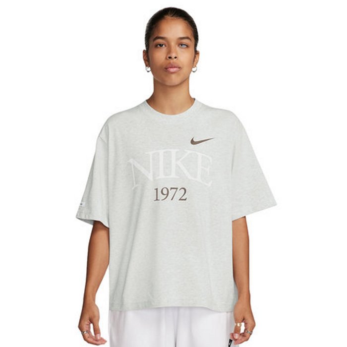 ナイキ レディース ボクシーTシャツ 半袖 シャツ スポーツウェア トレーニングウェア 運動 NIKE FQ6601-051