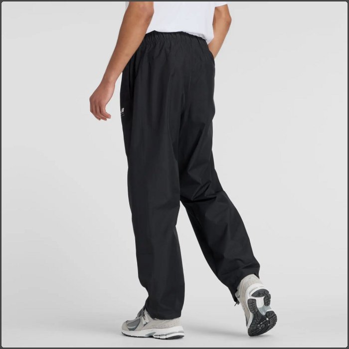 爆買 ニューバランス メンズ ウインドブレーカーパンツ ロングパンツ 運動 スポーツウェア トレーニング はっ水 ブラック new balance MP53548-BK | New Balance | 01