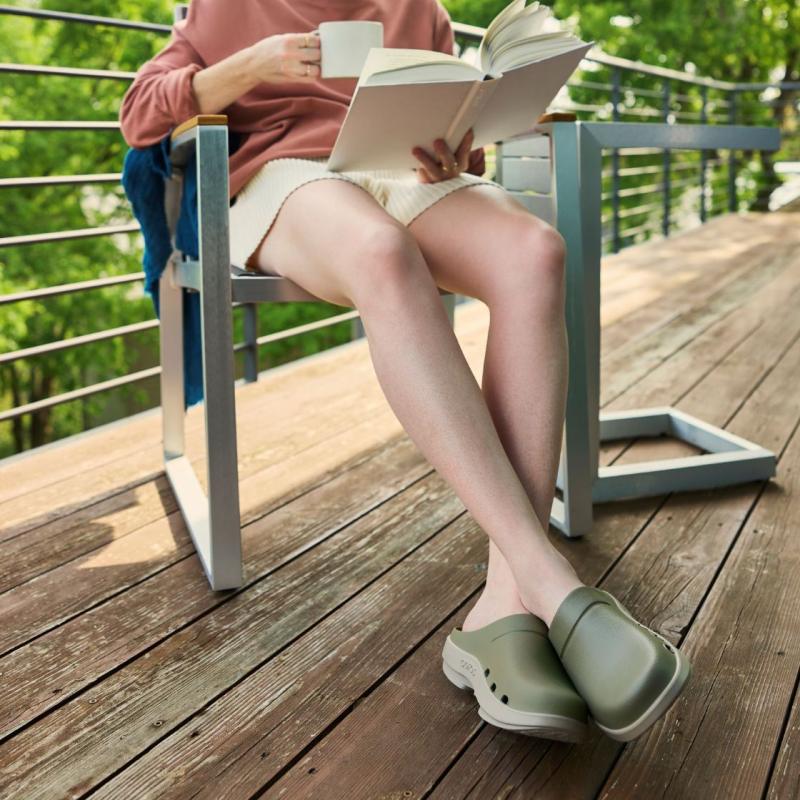 【国内正規品】OOFOS ウーフォス OOcloog Luxe（ウークルッグ ルクス）リカバリーサンダル ユニセックス 衝撃吸収 スポーツサンダル | OOFOS | 10