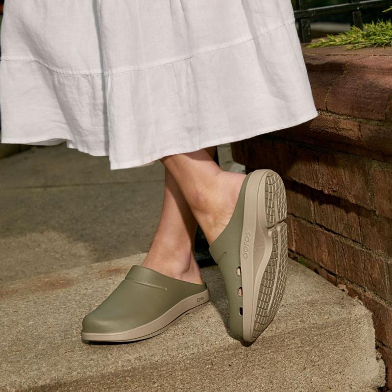 【国内正規品】OOFOS ウーフォス OOcloog Luxe（ウークルッグ ルクス）リカバリーサンダル ユニセックス 衝撃吸収 スポーツサンダル | OOFOS | 11