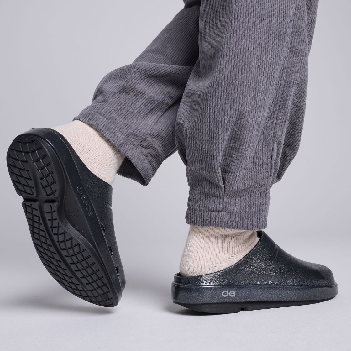 【セール20%OFF/新品】OOFOS ウーフォス リカバリーサンダル OOcloog Luxe 衝撃吸収 軽量 歩きやすい 室内 メンズ レディース 正規品 | OOFOS | 13