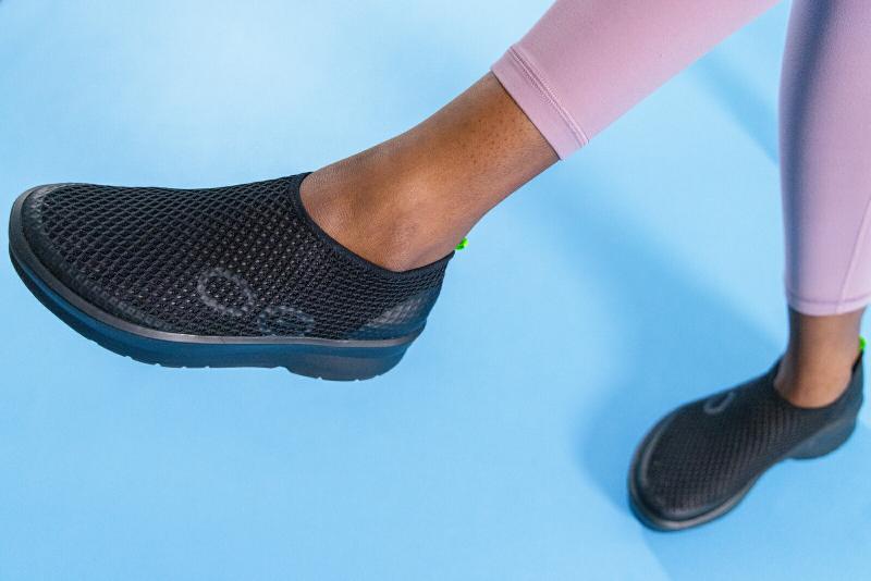 OOFOS ウーフォス Women's OOmega Chukka（ウーメガ チャッカ）リカバリーシューズ スニーカー 靴 メッシュ 衝撃吸収 スポーツ | OOFOS | 09