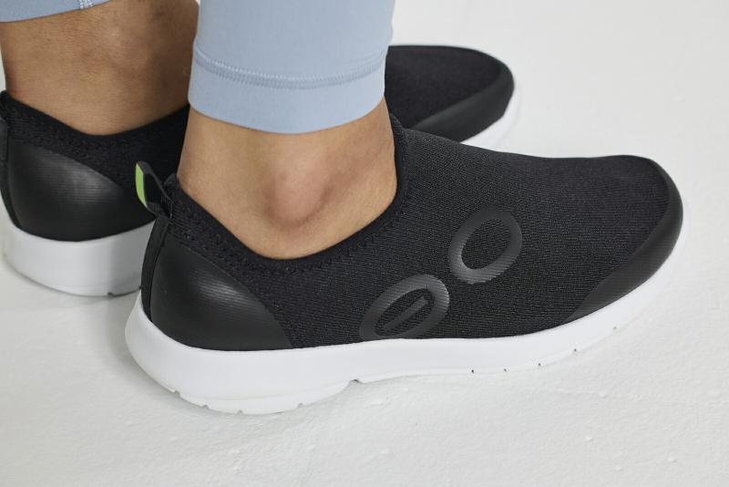 【国内正規品】OOFOS ウーフォス Women's OOmg Sport（ウーエムジー スポーツ）リカバリーシューズ  スニーカー スリッポン 靴 レディース 女性 | OOFOS | 05