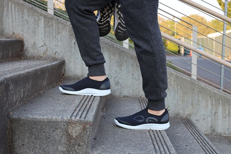 【国内正規品】OOFOS ウーフォス Men’s OOmg Sport（ウーエムジー スポーツ）メンズ リカバリーシューズ 靴 スリッポン ストレッチ性 衝撃吸収 | OOFOS | 12