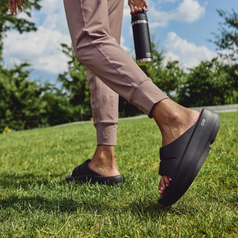 OOFOS ウーフォス OOmega OOahh（ウーメガウーアー）リカバリーサンダル 厚底 ユニセックス 男性 女性 衝撃吸収 スポーツサンダル | OOFOS | 07