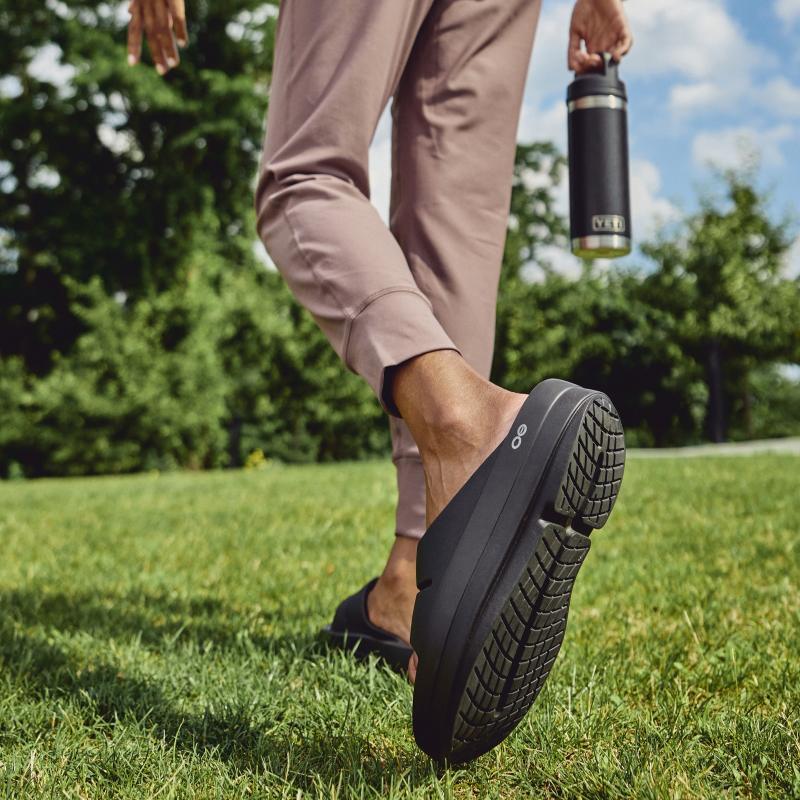 OOFOS ウーフォス OOmega OOahh（ウーメガウーアー）リカバリーサンダル 厚底 ユニセックス 男性 女性 衝撃吸収 スポーツサンダル | OOFOS | 08