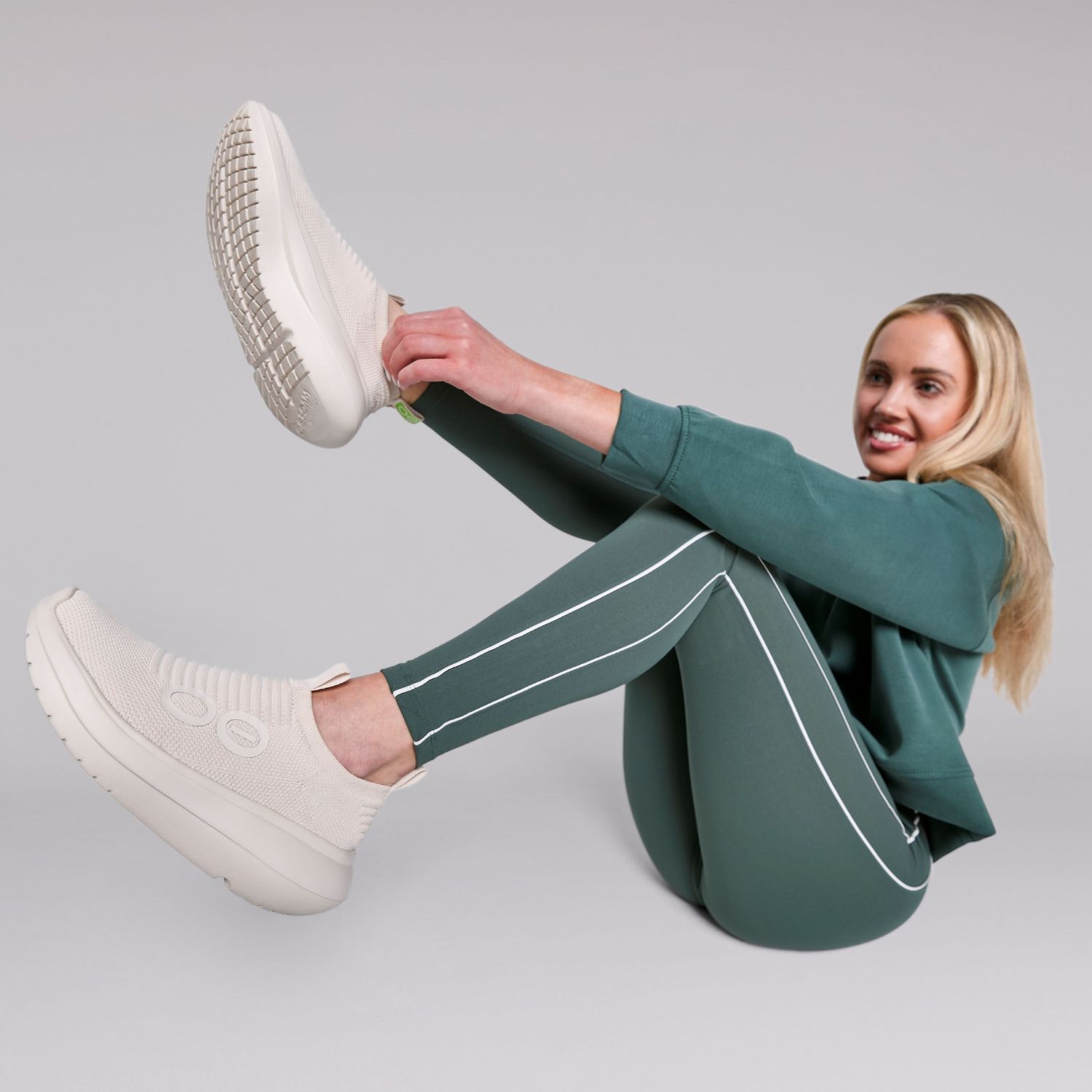 【国内正規品】OOFOS ウーフォス Woen's OOmy Zen（ウーマイ ゼン）リカバリーシューズ シューズ 靴 レディース 女性 衝撃吸収 | OOFOS | 10