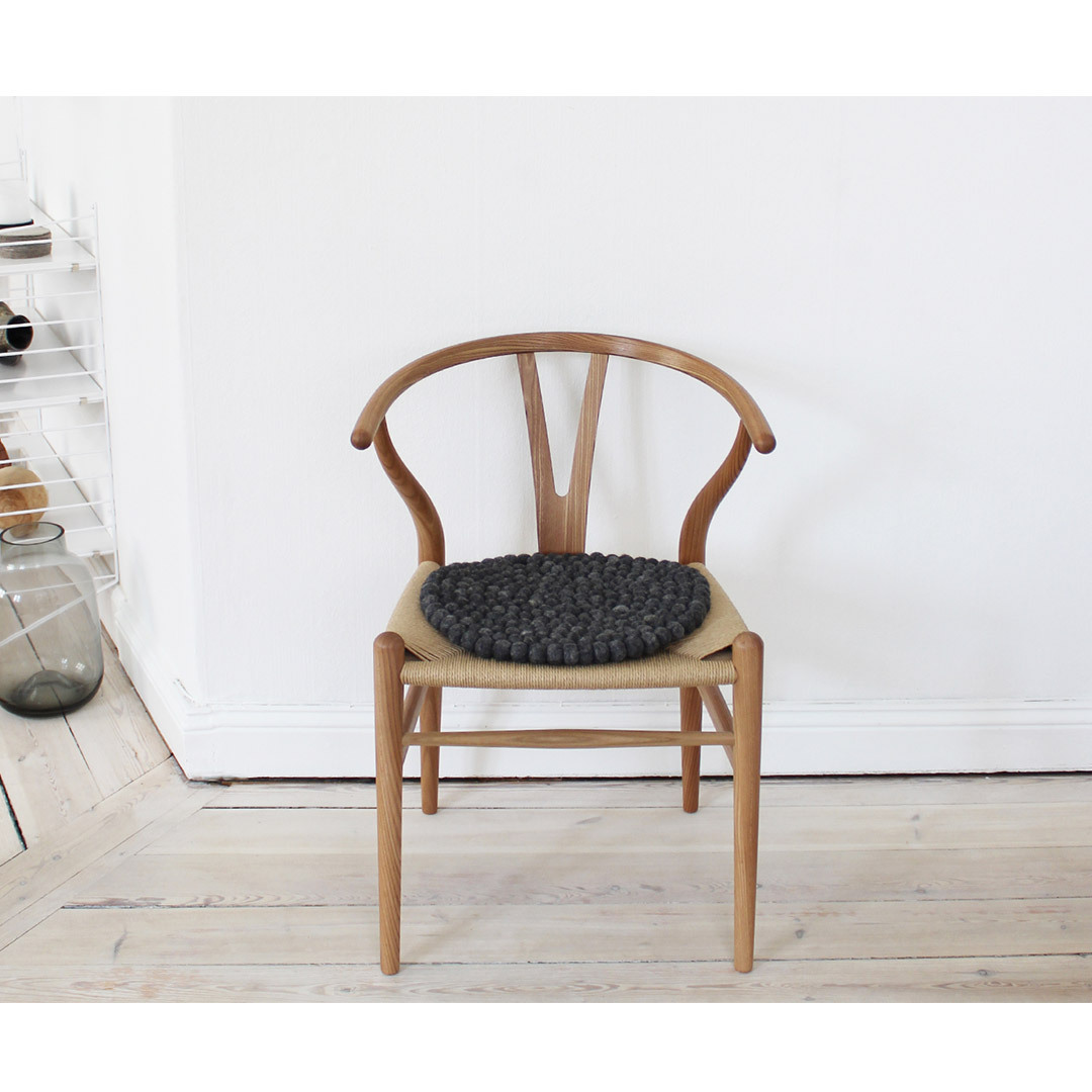 クッション かわいい 子供用 チェア パッド 椅子用 座布団 シートクッション ダイニング 椅子 パット 滑り止め 低反発 ふわふわ もちもち 子供 子ども 車 カー シート 痛くない 柔らかい おしゃれ ピンク グレー 水色 Fab 160 P レディースブランドｌa Cerise 漫画