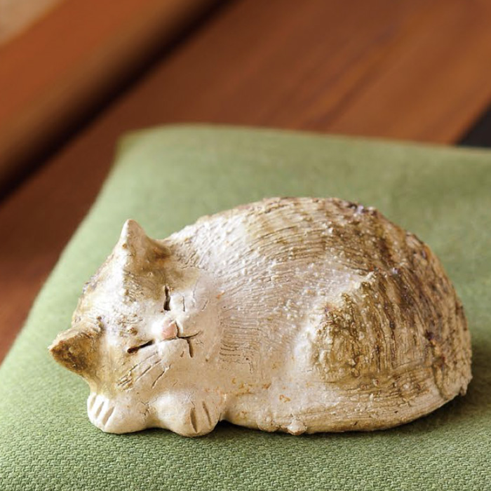 陶器 猫 小 置物 かわいい 信楽焼 日本製 ねこ 猫の置物 ハンドメイド
