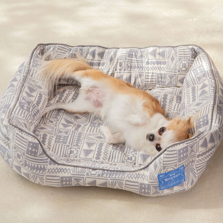 ペットベッド 洗える Mサイズ オールシーズン 角型 小型犬 犬 猫 クッション 長方形 ウォッシャブル 滑り止め付き 安眠 リラックス 冬用 夏用