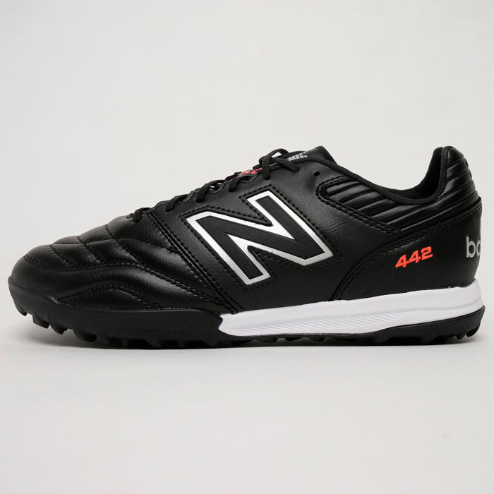 New Balance 24cmトレシューとスパイクセット New Balance サッカートレーニングシューズ（サイズ（cm）：24cm