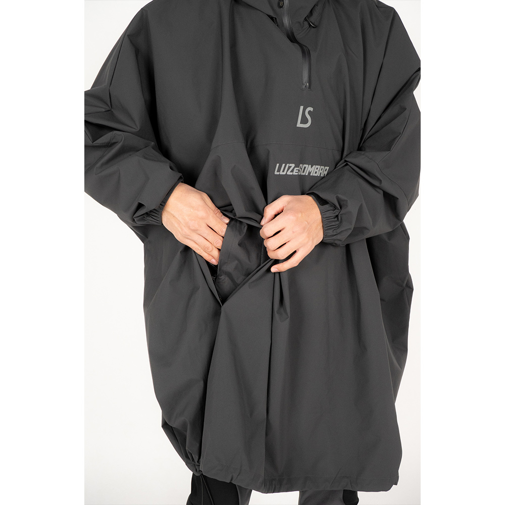 ポンチョ サッカー（ルースイソンブラ／サッカー、フットサル