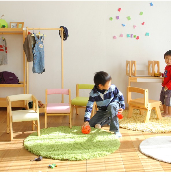 史上最も激安 キッズチェア 子供用チェア レザー おしゃれ コンパクト キッズルーム Latte ラッテ お稽古 教室 拭ける 北欧 レッド ブルー イエロー グリーン ホワイト ブラック シンプル ポップ 子供部屋 ローチェア キッズ椅子 子供椅子 防汚 耐移染 柔らかい Fucoa Cl