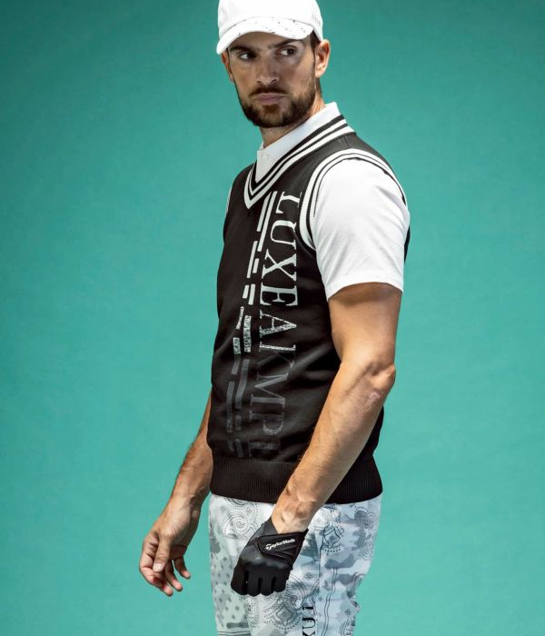 LUXE AKM PLUS バーティカルロゴニットベスト メンズ Vネック ゴルフ