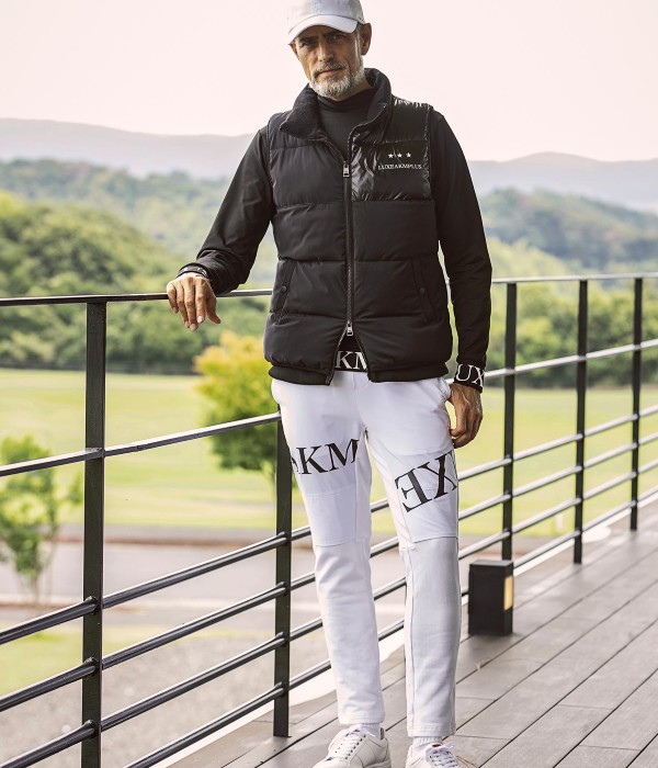 LUXE AKM PLUS バックロゴパデッドベスト メンズ 男性 アウター ゴルフ