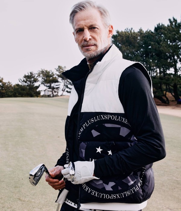 エスプラス　Awesome Golf メンズ ベスト S 黒 LUXE AKM PLUS SALE セール バイカラーサークルロゴパデッド