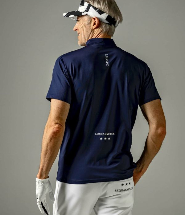 LUXEAKMPLUS ベーシックロゴモックネック半袖Tシャツ スポーツ LUXE AKM PLUS ベーシックロゴモックネック半袖Tシャツ ゴルフ