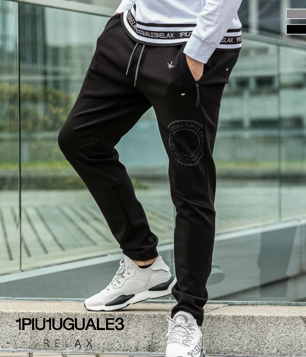 1PIU1UGUALE3 RELAX ラインストーンサークルロゴパンツ メンズ