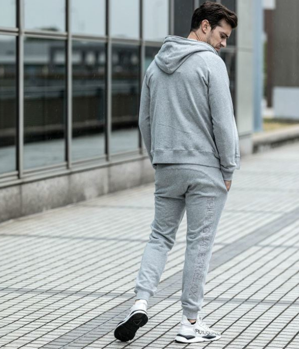 1PIU1UGUALE3 RELAX サイドロゴスウェットパンツ メンズ スリム