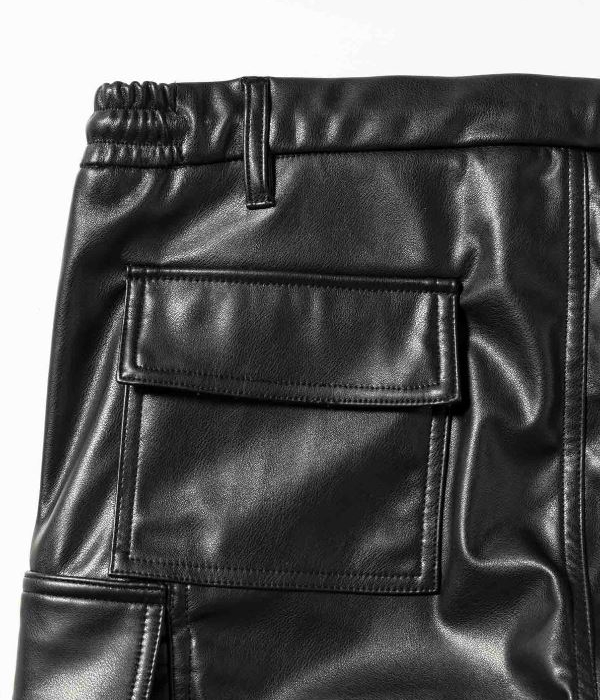 1PIU1UGUALE3 RELAX フェイクレザーカーゴパンツ メンズ スリム レザー