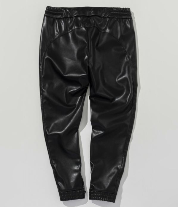 1PIU1UGUALE3 RELAX シンセティックレザージョガーパンツ メンズ