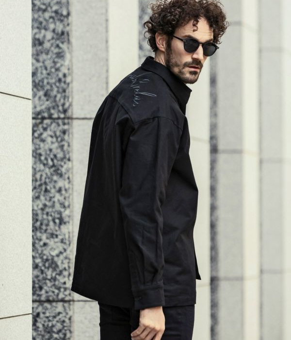 1PIU1UGUALE3 RELAX バックロゴワイドシャツ 長袖 ルーズ オーバー