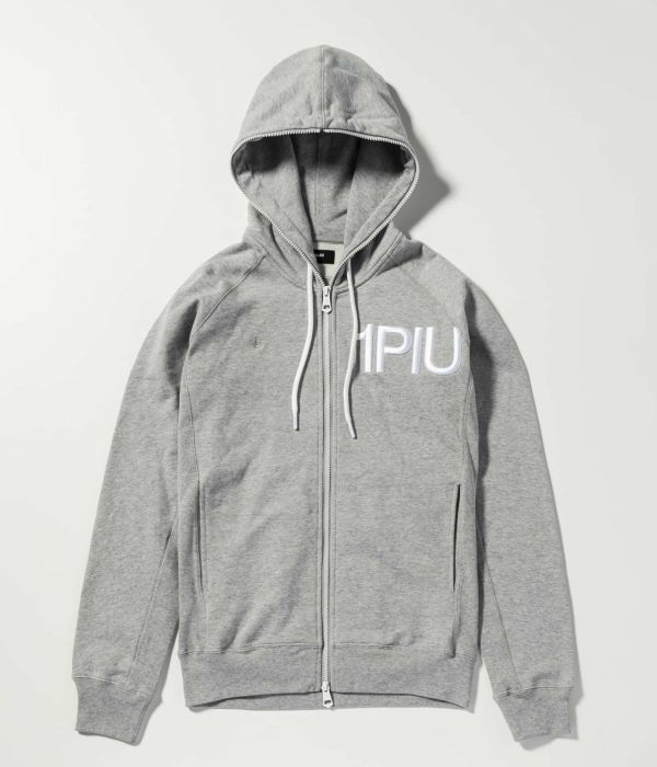 1PIU1UGUALE3 RELAX 刺繍ロゴスウェットパーカー フーディー