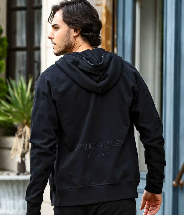 1PIU1UGUALE3 RELAX ラインストーンロゴパーカー メンズ スウェット