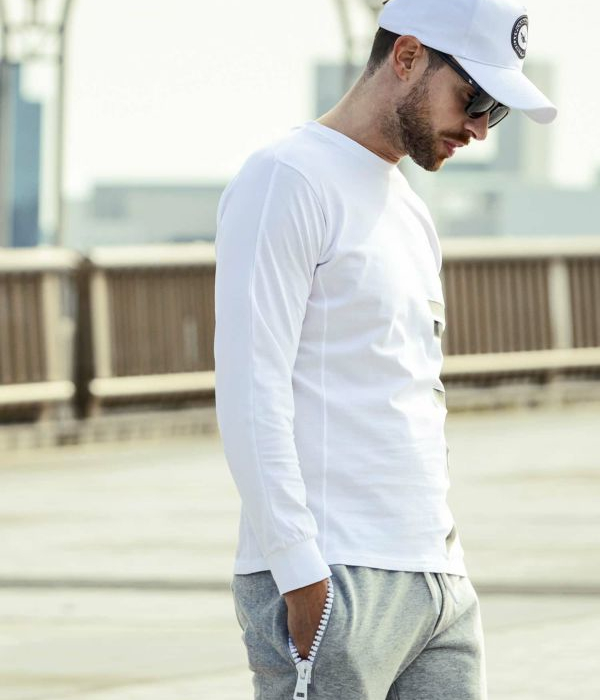 美品　1piu1uguale3 sport 長袖Tシャツ 1PIU1UGUALE3 RELAX 縦ロゴロングTシャツ 長袖 ロンT カットソー