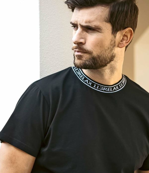 1PIU1UGUALE3 RELAX ネックロゴTシャツ メンズ 半袖 カットソー