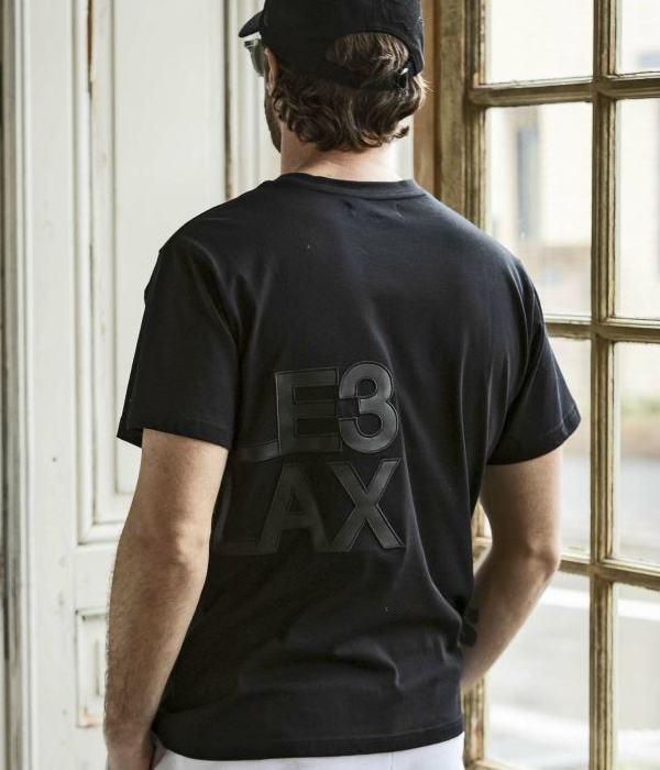 人気■1PIU1UGUALE3 RELAX■フェイクレザーロゴ 半袖 Tシャツ SHIFFON｜1PIU1UGUALE3 RELAX フェイクレザーロゴ半袖Tシャツ
