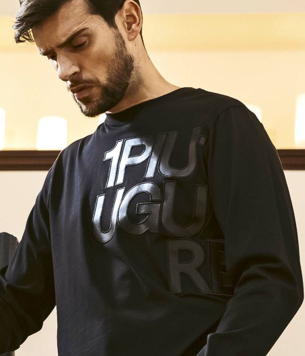 1PIU1UGUALE3 RELAX フェイクレザーロゴTシャツ メンズ ロンT