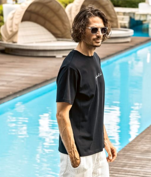 グラデーションラインストーンロゴTシャツ メンズ 半袖 1PIU1UGUALE3 RELAX カットソー カジュアル スポーツ ウノピゥウノウグァーレトレ リラックス | 1PIU1UGUALE3 RELAX | 04