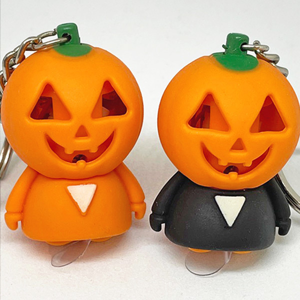 キーホルダー LED かぼちゃ おもちゃ パンプキン キーリング ライト ハロウィン halloween ホビー トイ key21100  :key21100:子供ドレスのHUMMING・K 通販 