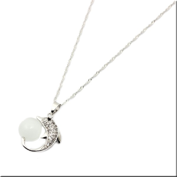 安くてかわいいドルフィンホワイトキャッツアイネックレス