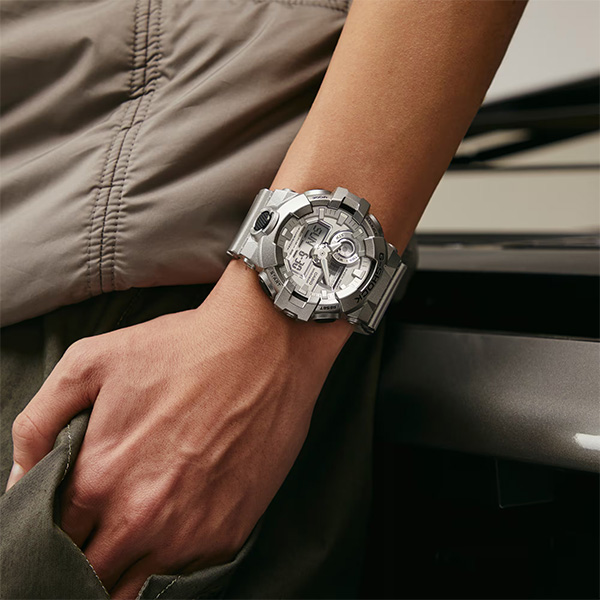 G-SHOCK GA-700FF-8AJF 腕時計 メンズ アナログ デジタル シルバー G 