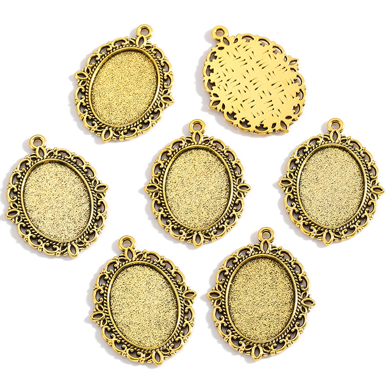 金属チャーム オーバルセッティングチャーム レース柄 レジン