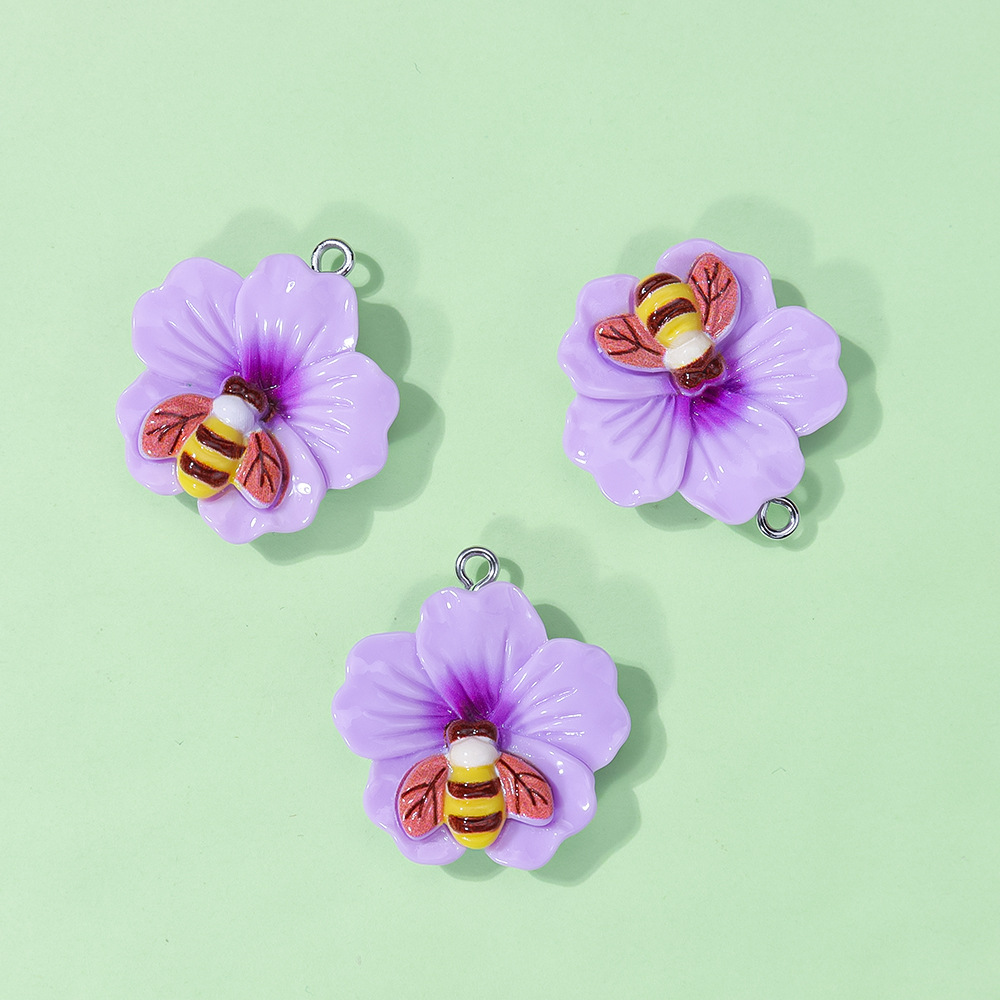 チャーム お花 蜜蜂 樹脂 約40個入り ハンドメイド : gaikicraft