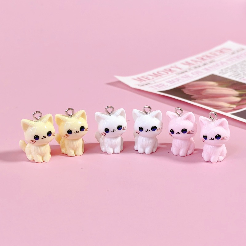 ハンドメイド　ネコちゃんチャーム　ピンク 10個チャーム 樹脂チャーム 立体チャーム ネコ ハンドメイド