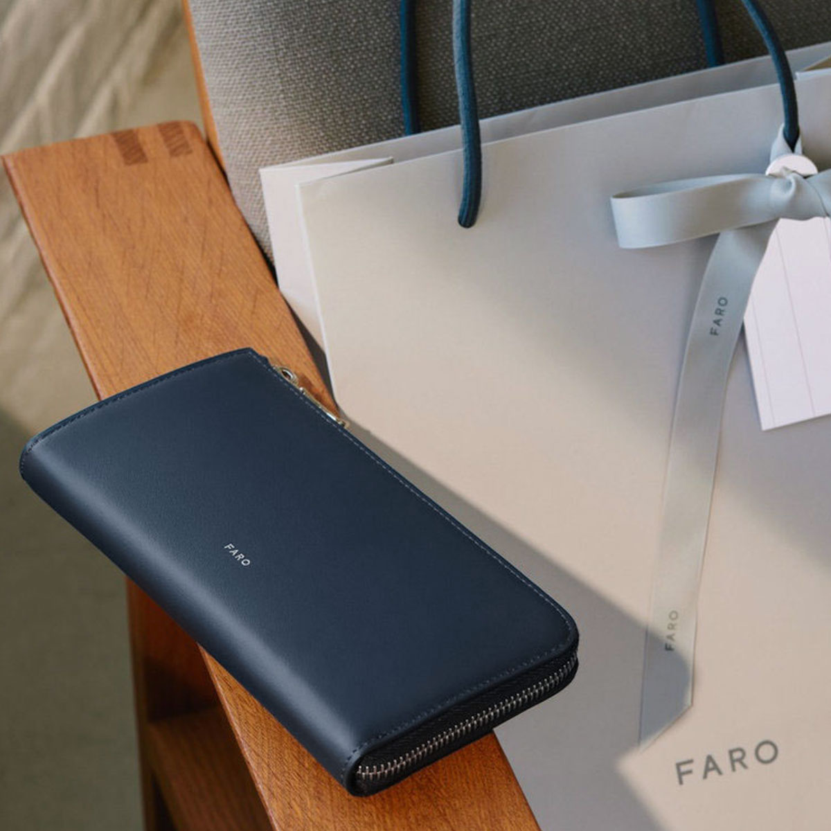 新品 ファーロ FARO 長財布 小銭入れあり リザード トカゲ 本革 新品 ファーロ FARO 長財布 小銭入れあり リザード トカゲ 本革